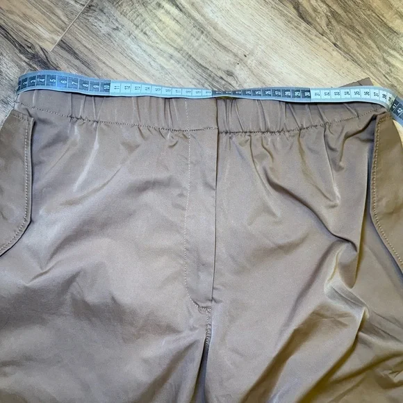 Aritzia - Emerson Pant Slick Matte Twill Mid-rise Parachute Pants - Picture 12 of 14